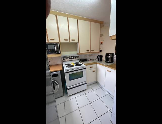 1 BEDROOM APARTMENT FOR SALE IN ESSENWOOD